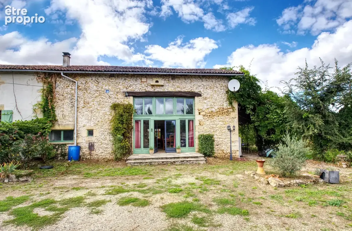 Magnifique grange rénovée avec piscine et plus d’un hectare de terrain, adapté à l’activité équestre ou petite ferme - photo 16