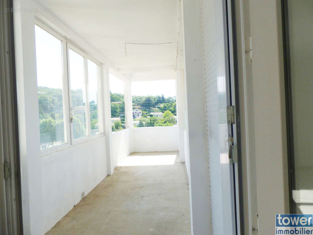Appartement à LAMALOU-LES-BAINS