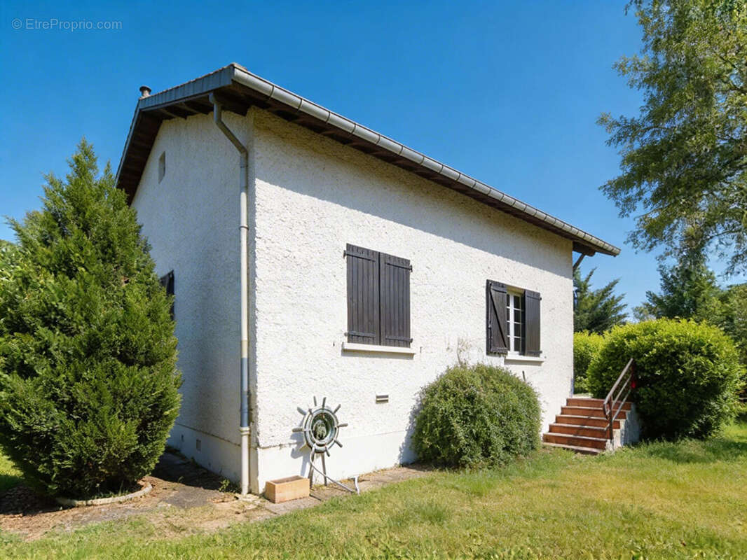 Maison à SURY-LE-COMTAL