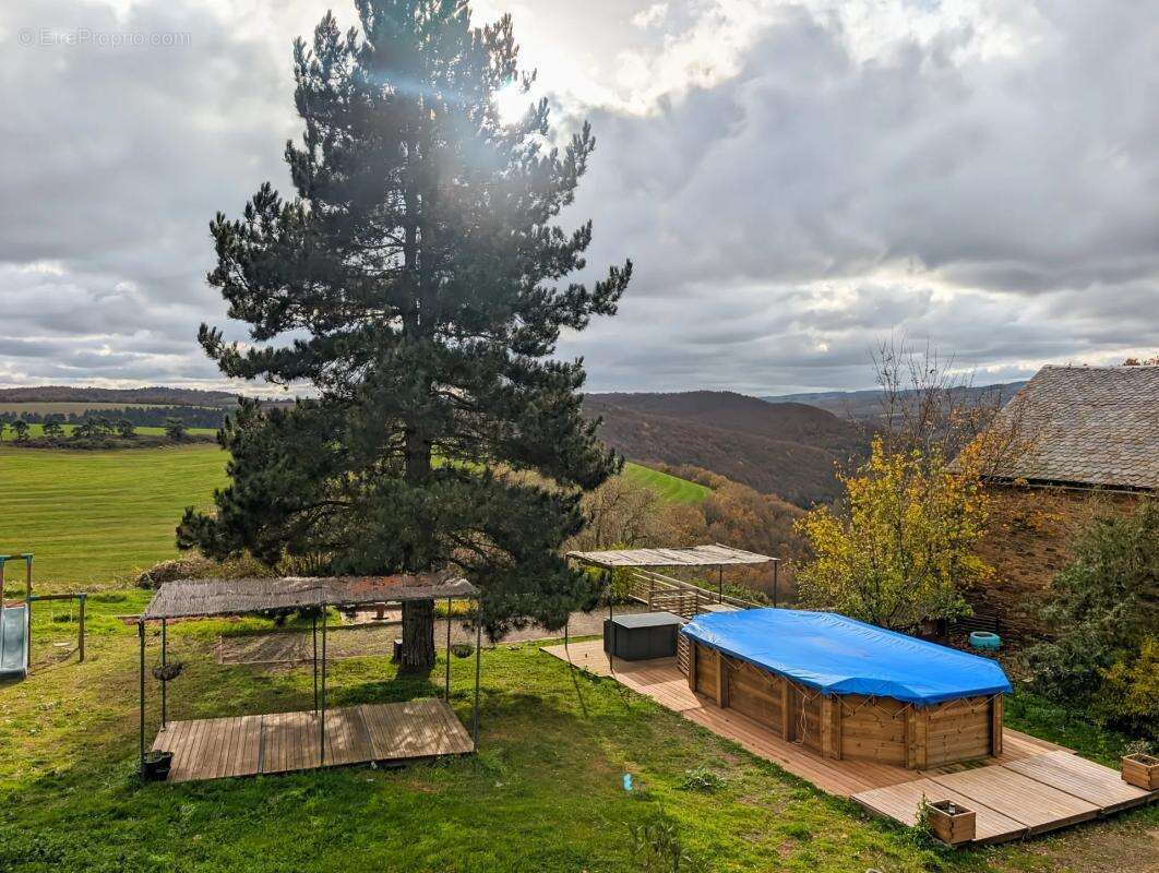 Maison à SAINT-BEAUZELY