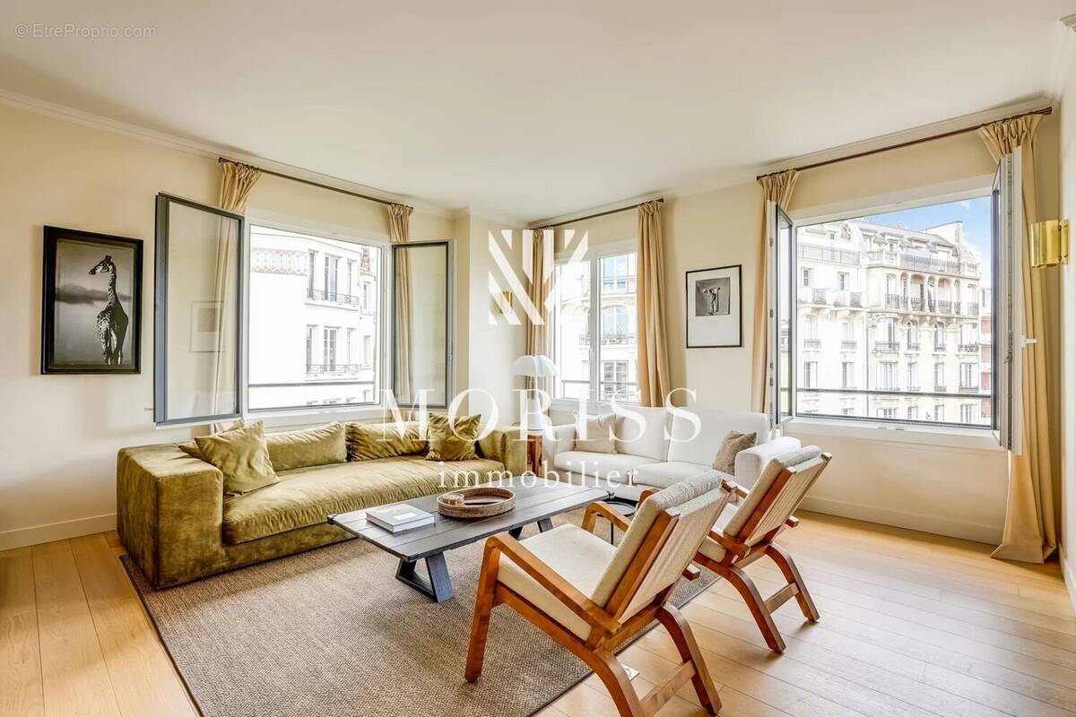 Appartement à NEUILLY-SUR-SEINE
