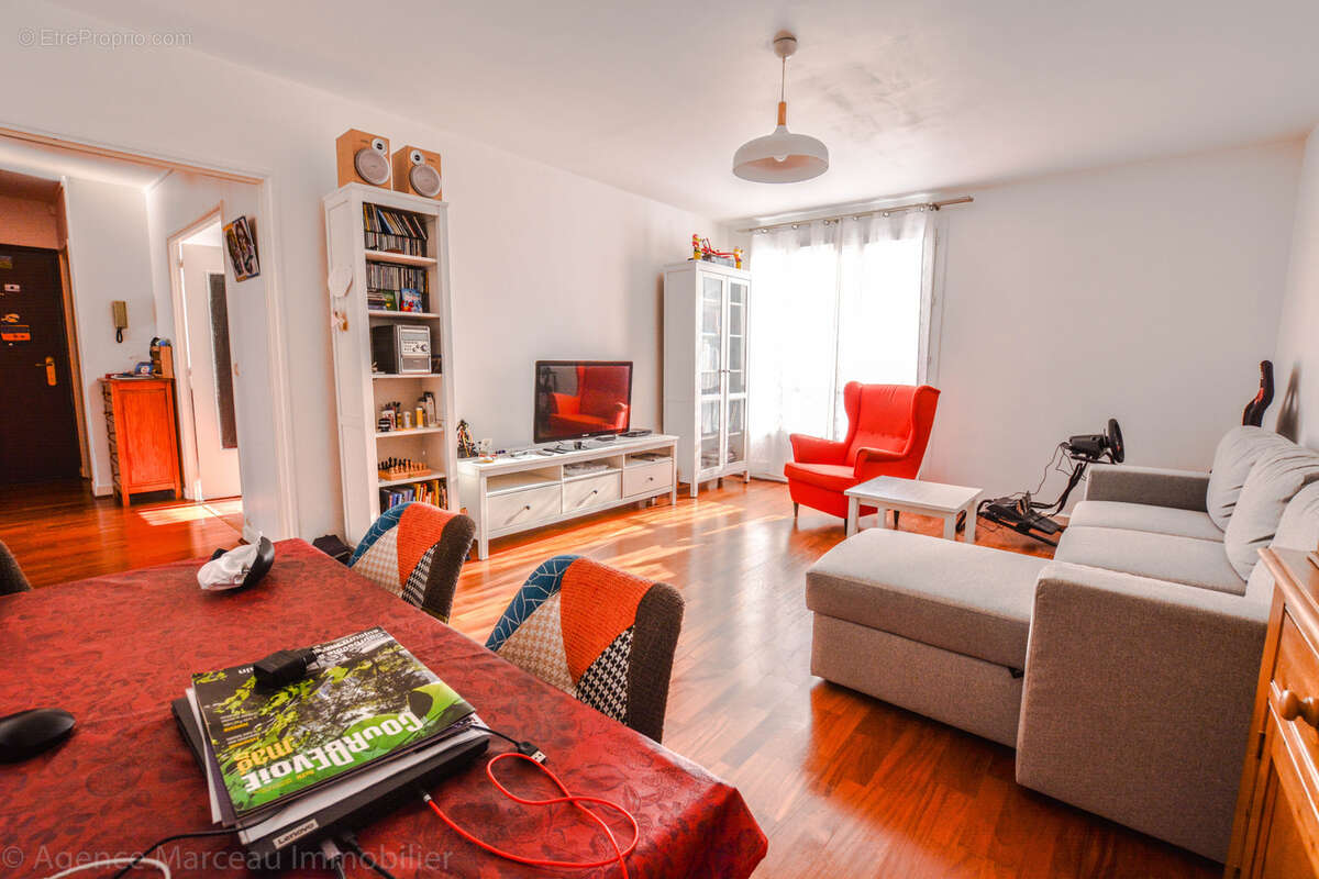 Appartement à COURBEVOIE