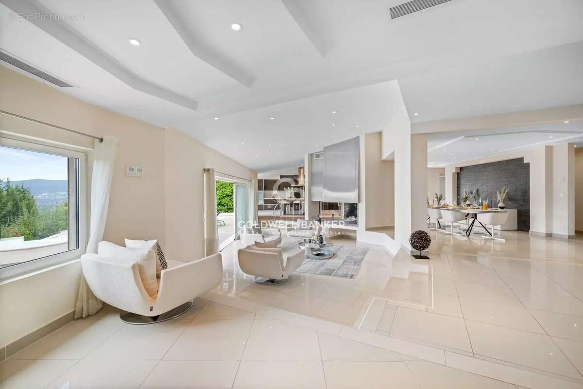 Maison à MOUGINS