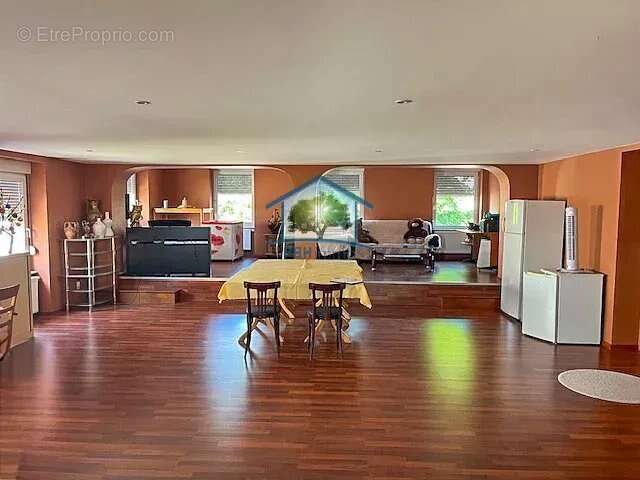 MULHOUSE ENVIRONS (68) Restaurant 460m² et Appartement 118m² sur 9,8 ares - photo 6