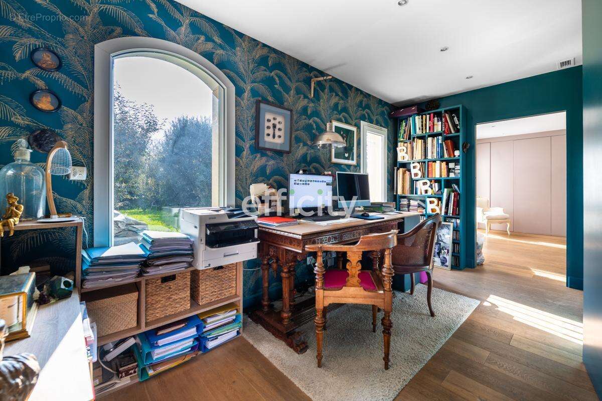 Maison 290 m² à Saint-Cyr-Au-Mont-D'or  - photo 15