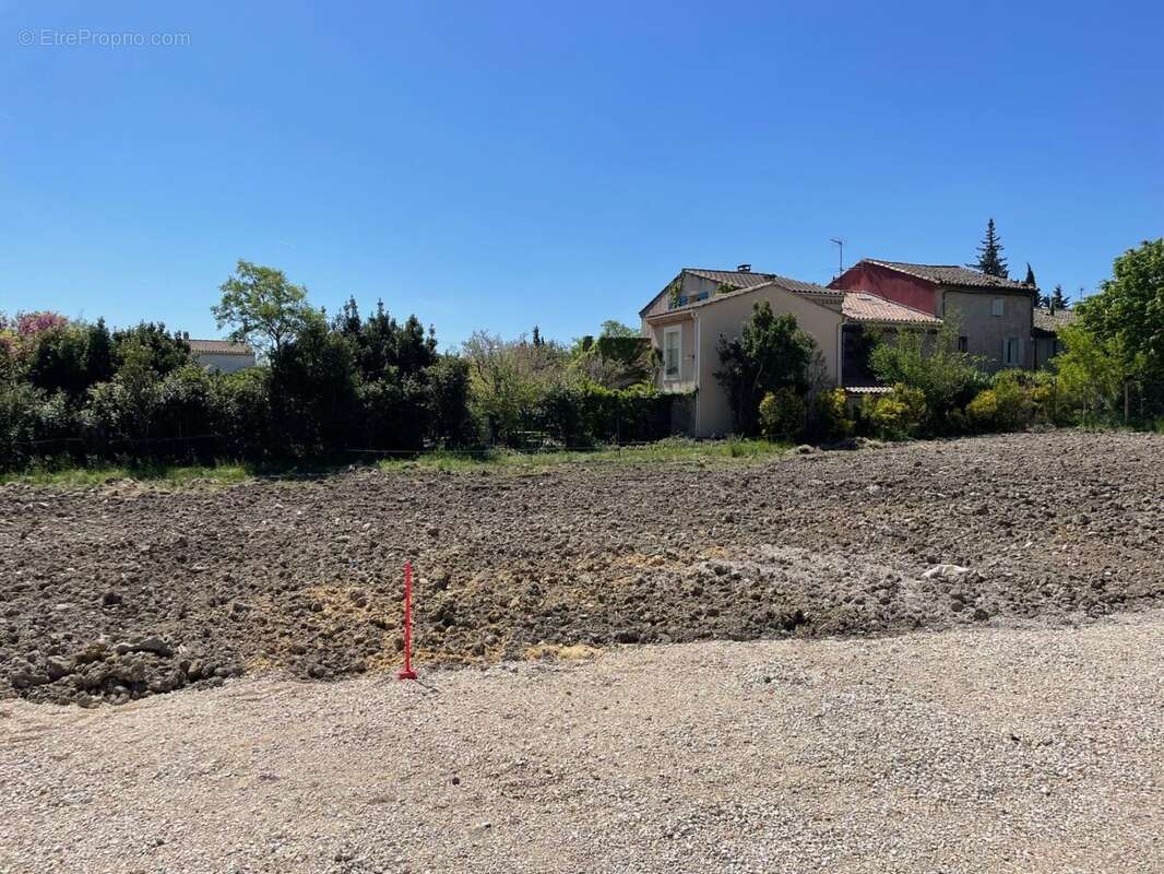Terrain à CHATEAUNEUF-DE-GADAGNE