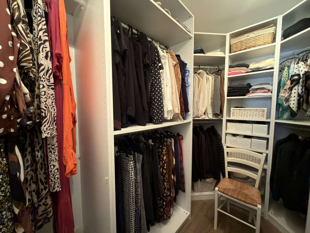 Maison à SAINT-LAURENT-DE-LA-SALANQUE