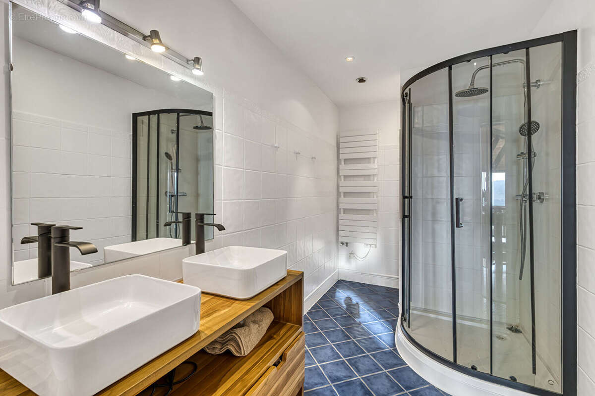 Maison à DINGY-SAINT-CLAIR