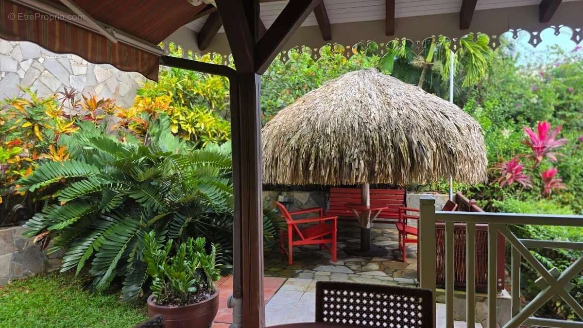 Maison à LES TROIS-ILETS