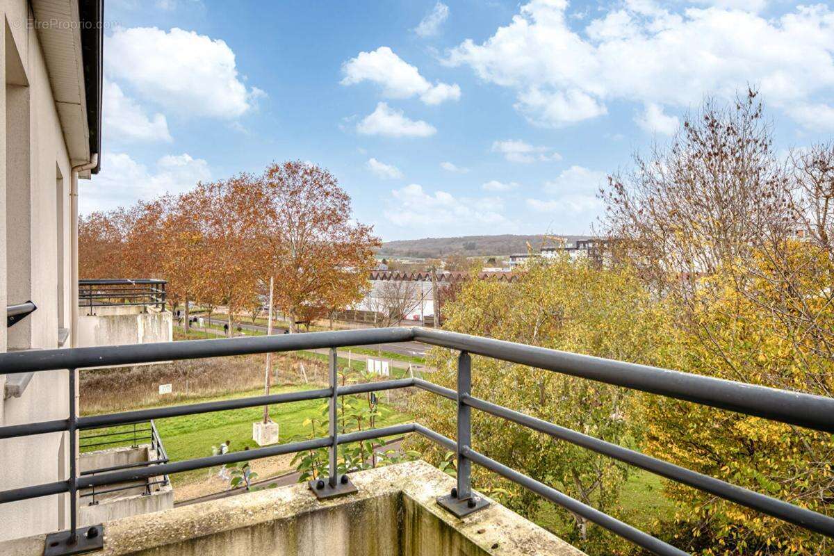 Appartement à VAL-DE-REUIL