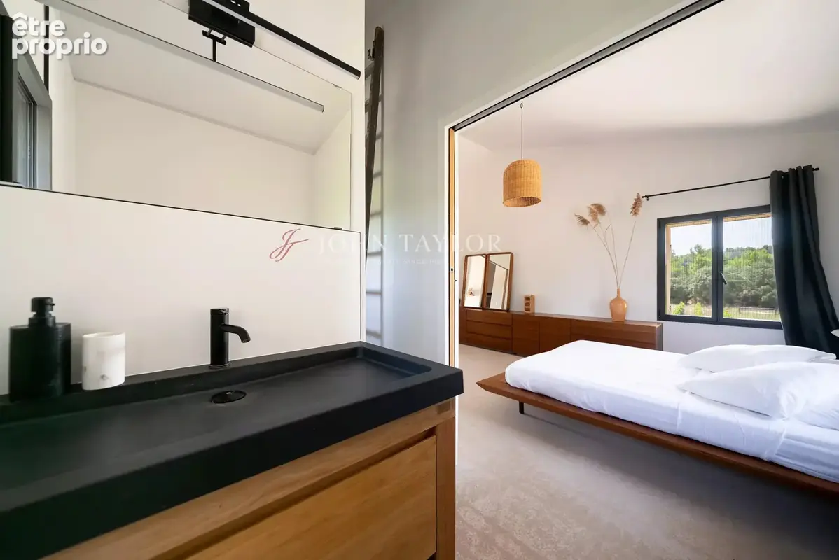 Superbe maison en pierre avec piscine à Vaugines - photo 17