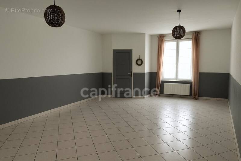 Maison à NEUVILLE-EN-FERRAIN