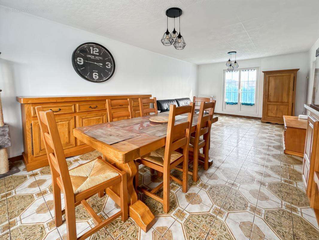 Maison à SAINT-JEAN-DE-BRAYE