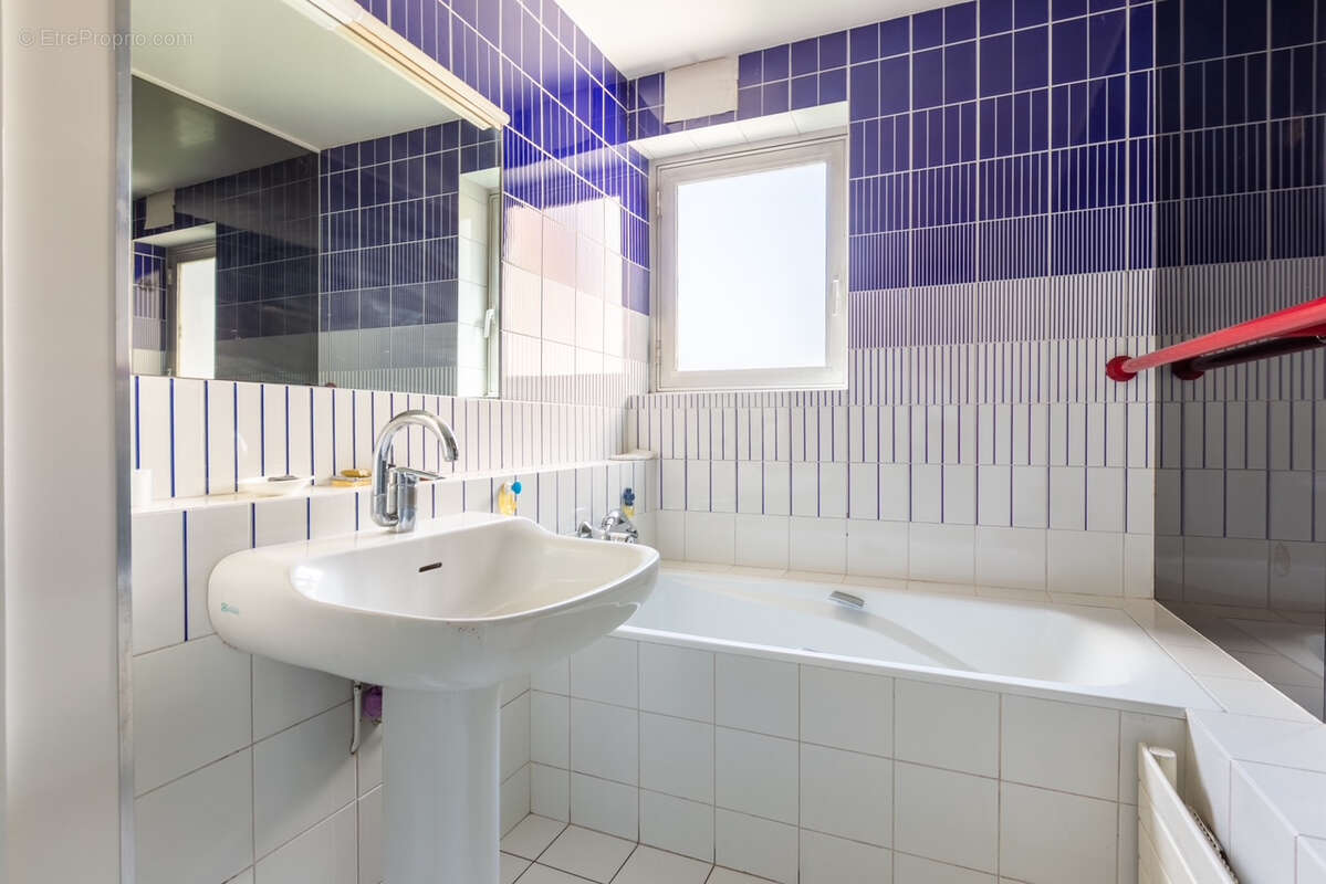 Appartement à COURBEVOIE