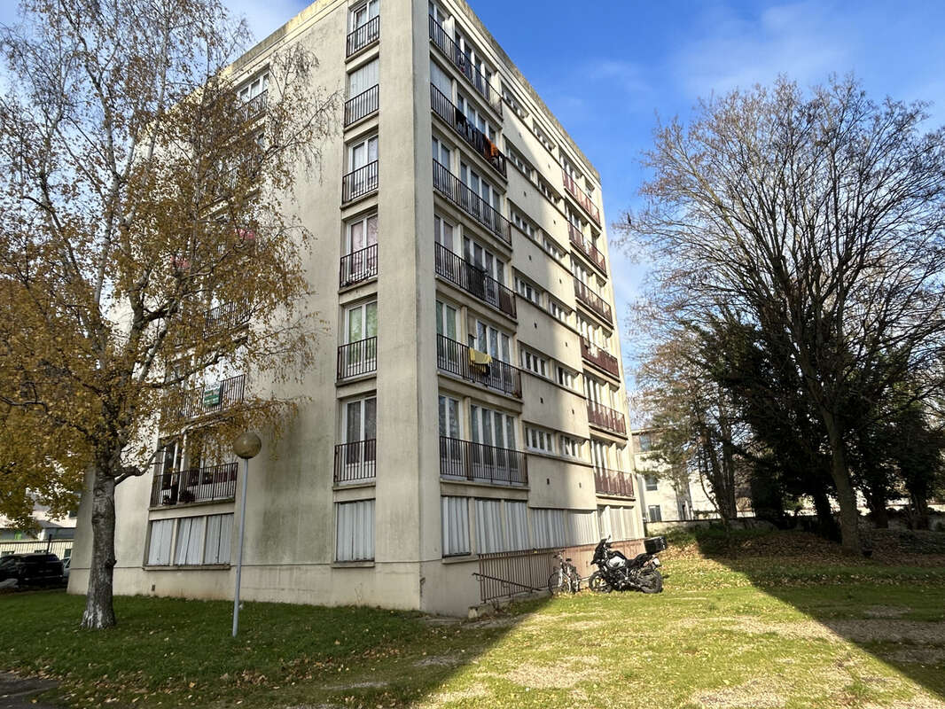 Appartement à VILLIERS-LE-BEL
