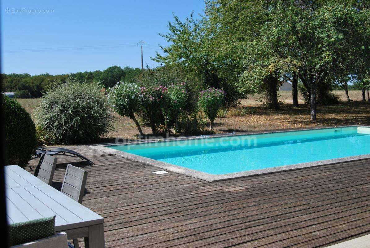 Belle maison familiale de plain pied de 140m2 avec piscine - photo 4