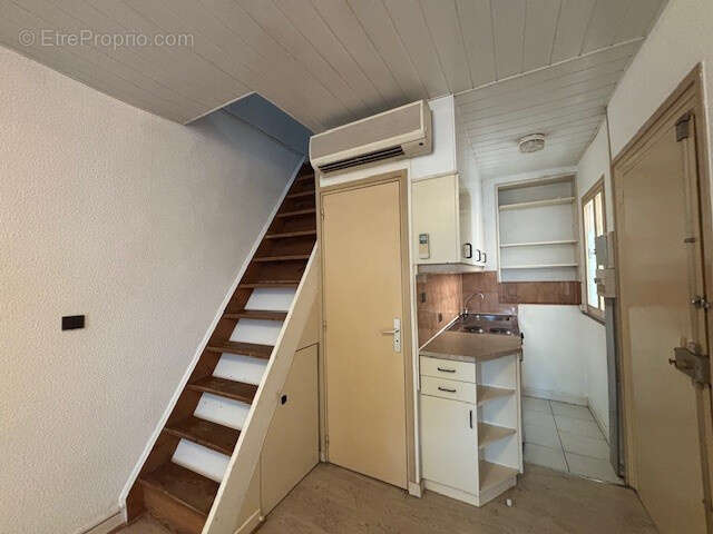 MONTPELLIER Av. St Lazare (sect. beaux arts) T2 Duplex de 33 m2 carrez+ 8m2 Habitable - photo 3