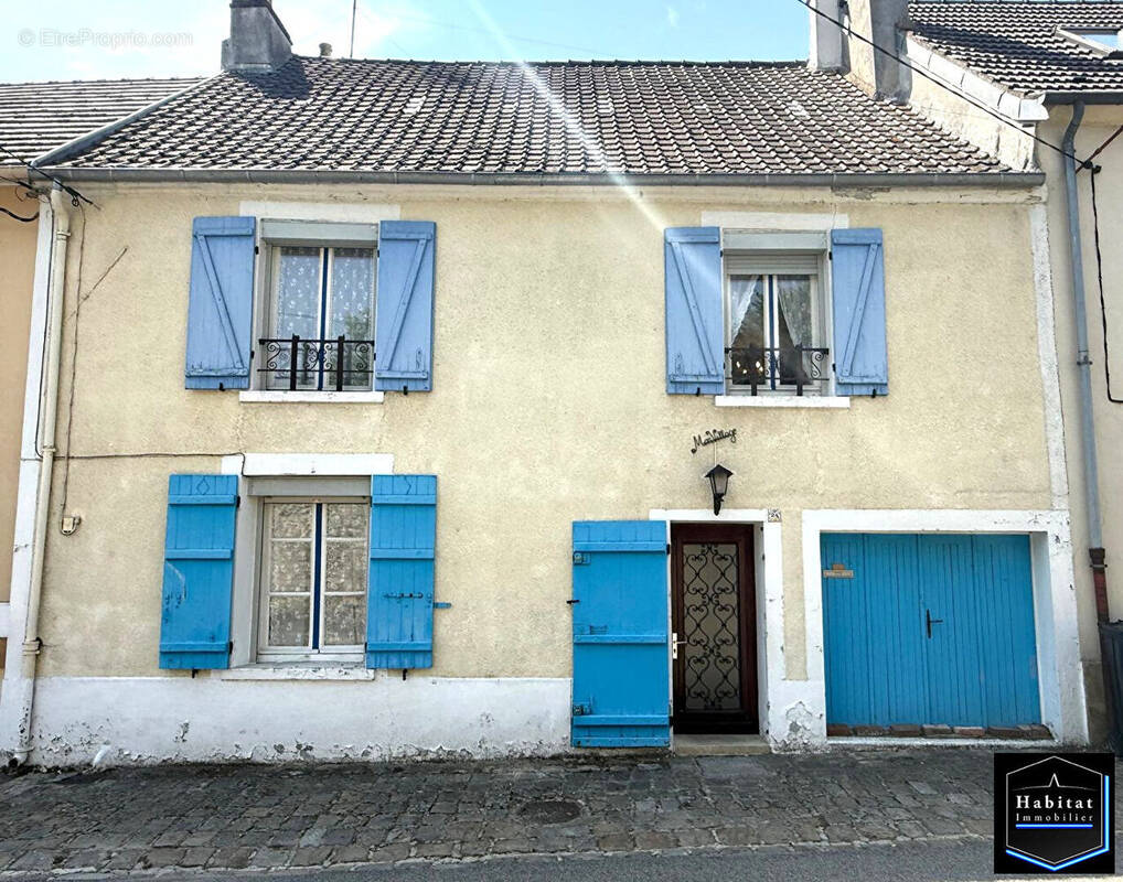 Maison à LE PLESSIS-BELLEVILLE