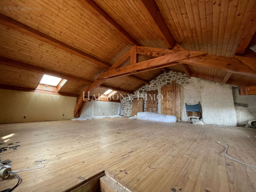Maison à ESTIVAREILLES