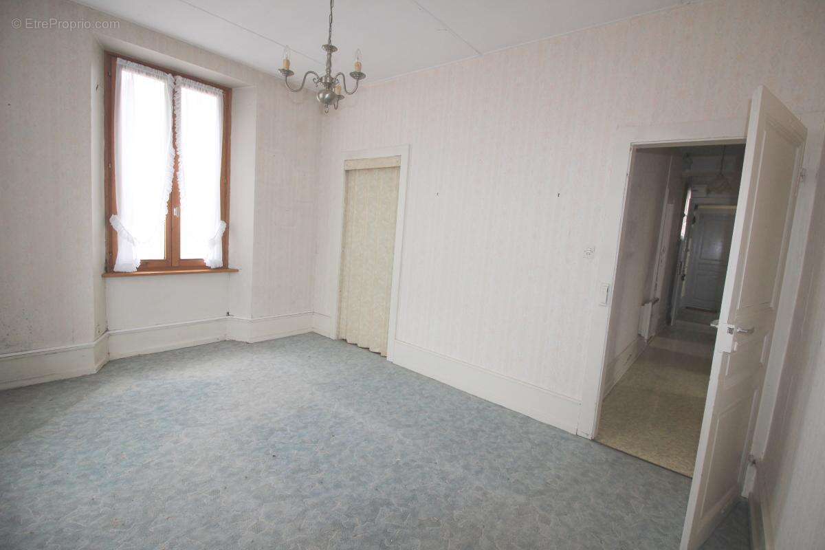 Appartement à PONT-DE-ROIDE
