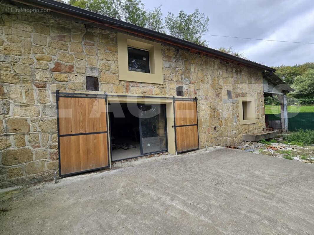 Terrasse M2 - Maison à SIMACOURBE