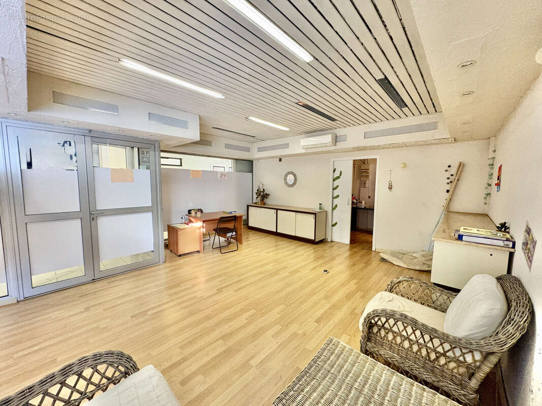 Commerce à LA SEYNE-SUR-MER