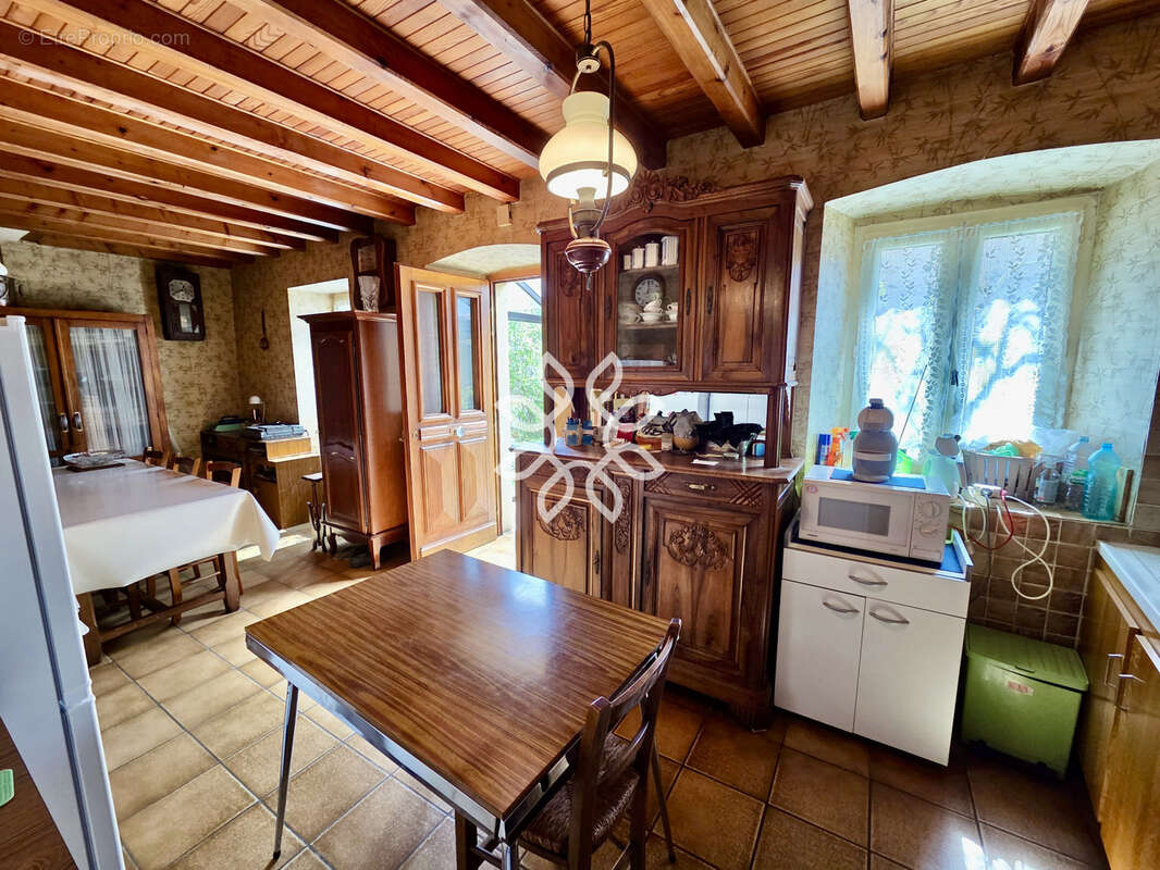 Maison de Village avec dépendances - photo 4