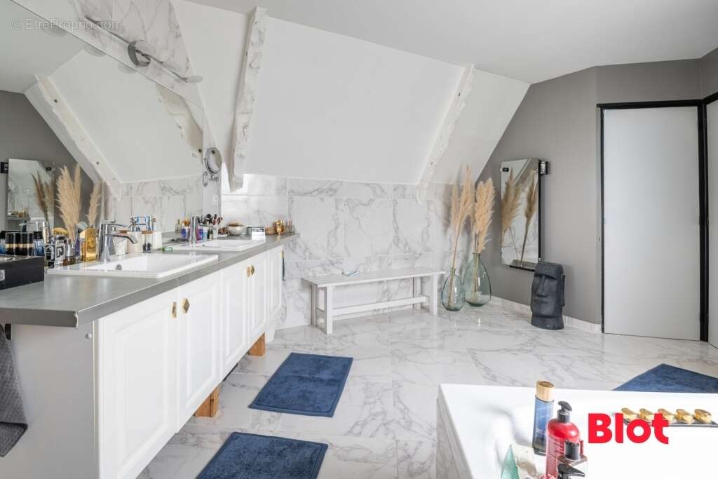 Maison à SAINT-JUVAT