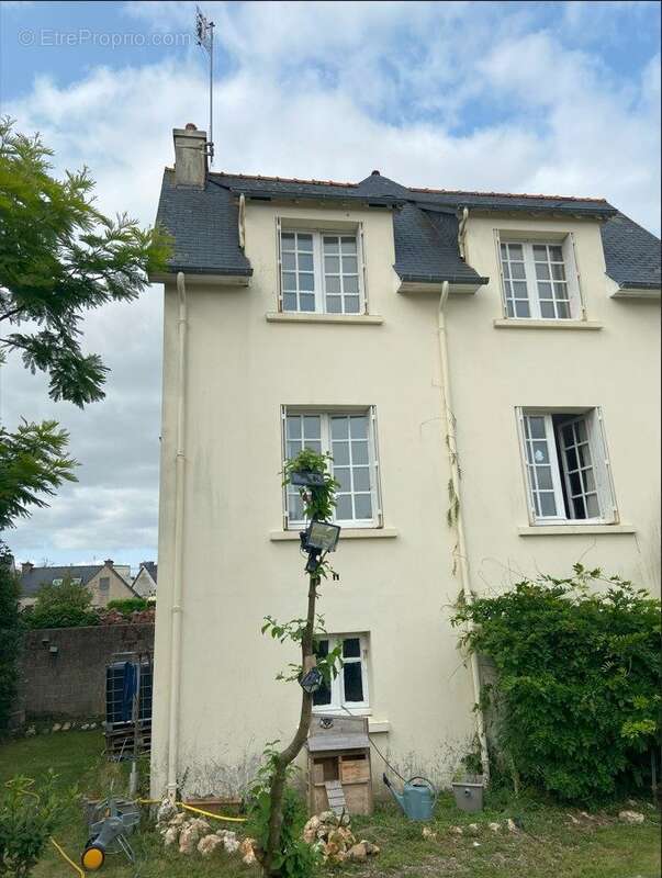 Maison à CARHAIX-PLOUGUER