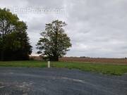 Terrain à EMIEVILLE