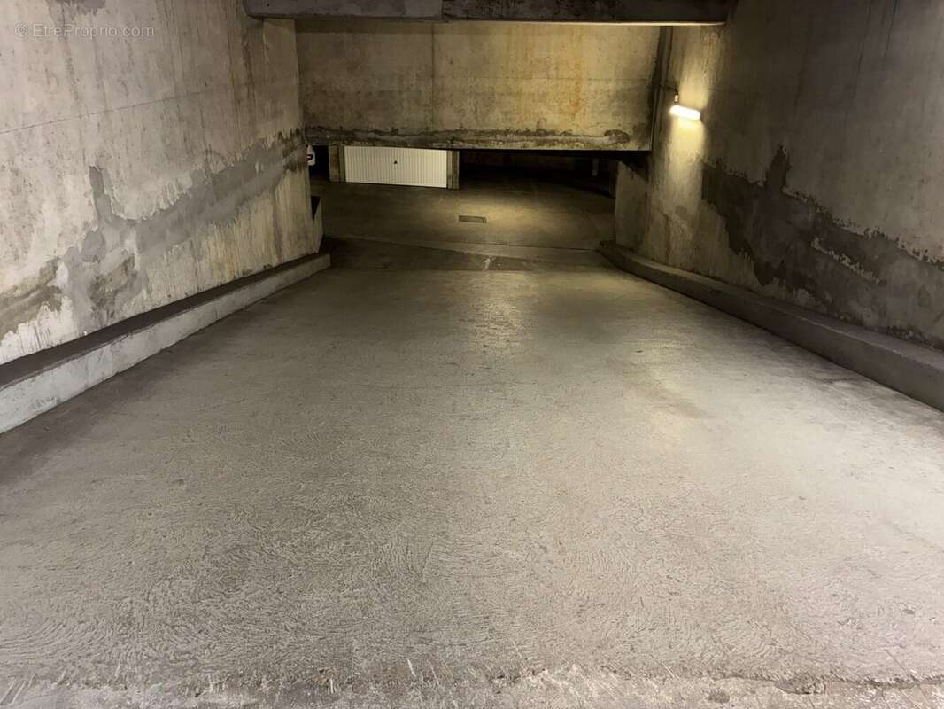 Parking à SEVRES
