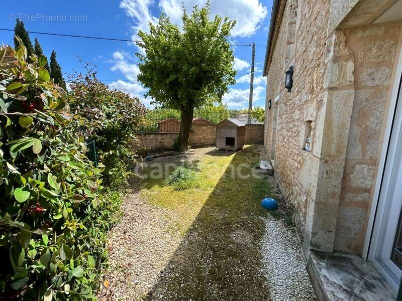Dpt Dordogne (24), à vendre COULAURES maison P11 de 390 m² - Terrain de 4 828,00 m² - Plain pied - photo 24