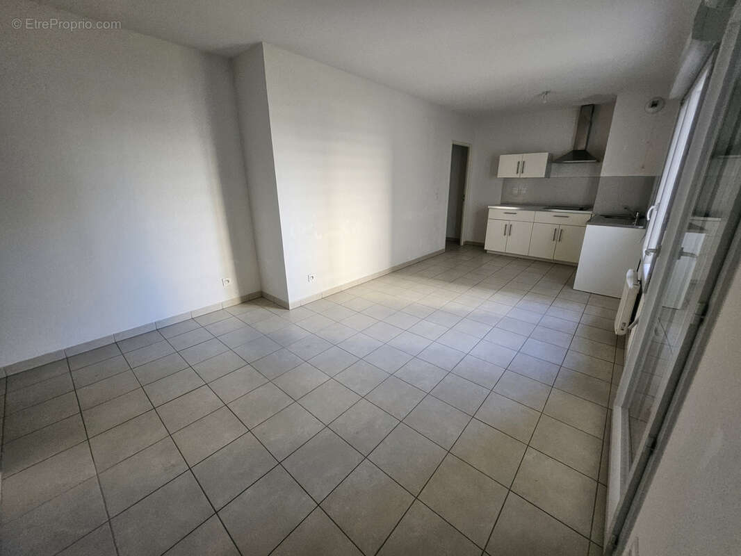 Appartement à MARSEILLE-3E