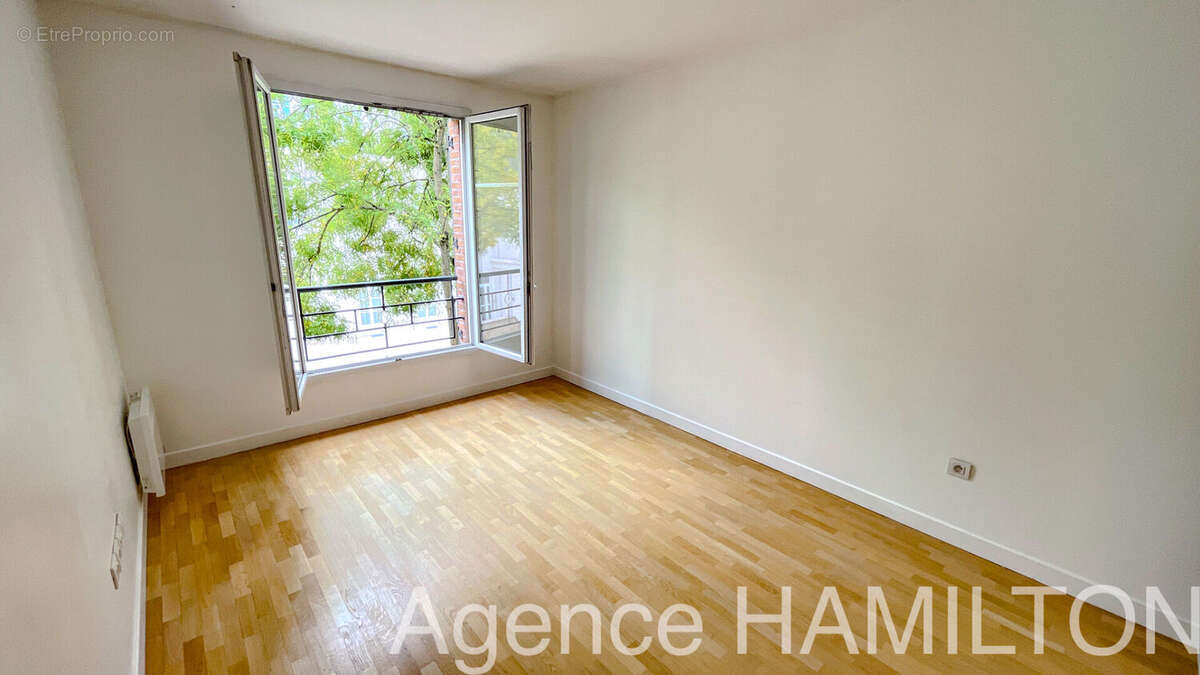 Garches Mairie, T5 de 116m2 4 chambres et parking - photo 13