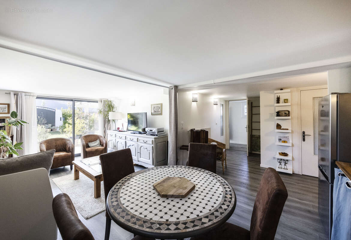 Maison à BRISON-SAINT-INNOCENT