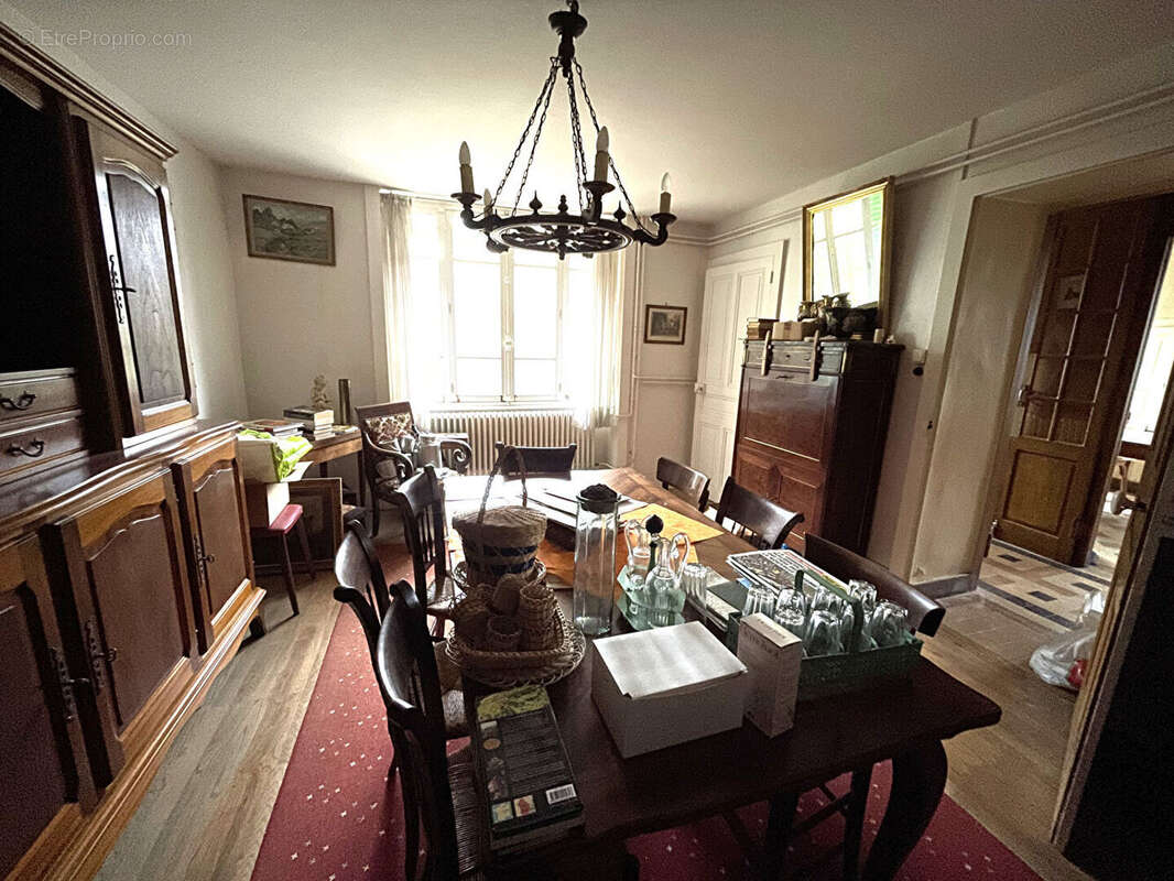 Maison à LONS-LE-SAUNIER