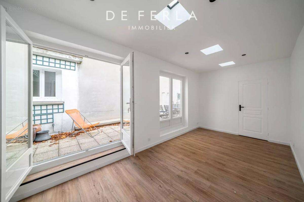 Appartement à PARIS-7E