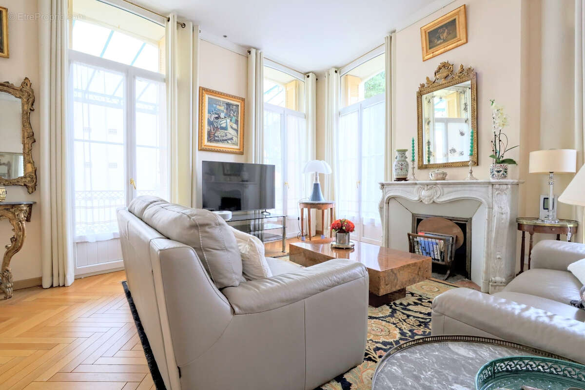 Appartement à HYERES