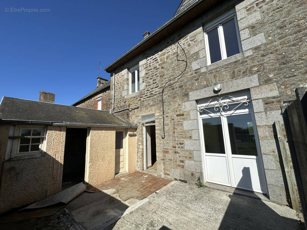 Maison à REFFUVEILLE