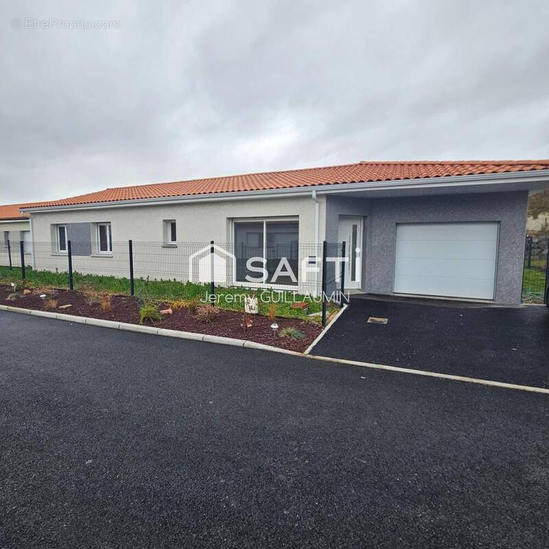 Photo 1 - Maison à CUSSET