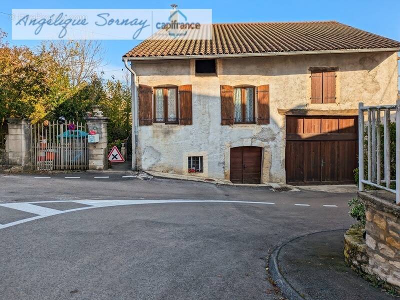 Maison à SAINT-JULIEN