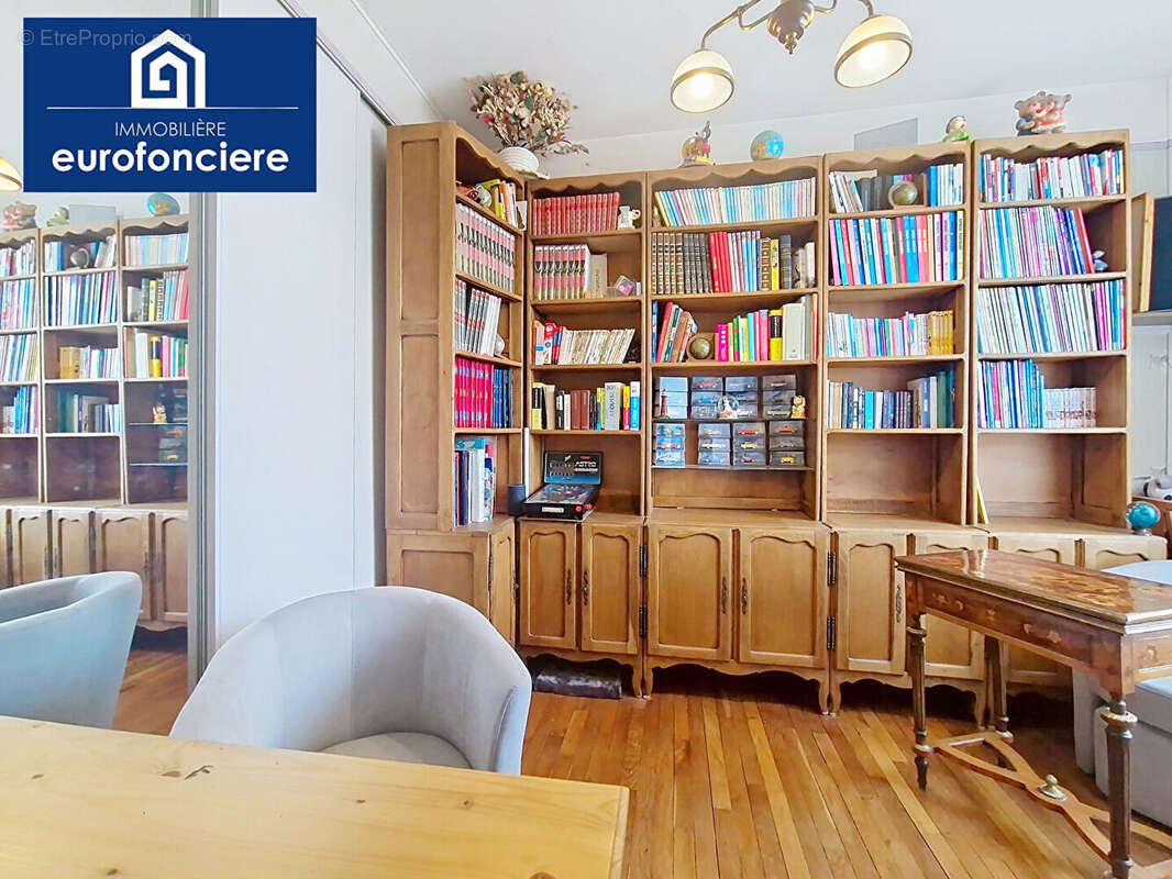 Maison à LA CHAPELLE-SAINT-LUC