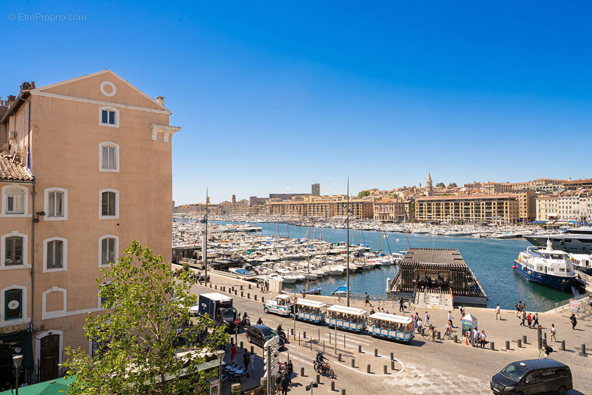 Appartement à MARSEILLE-1E
