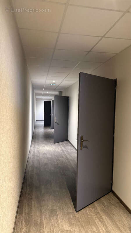 Local commercial Longeville Les Saint Avold 431 m2 - photo 7