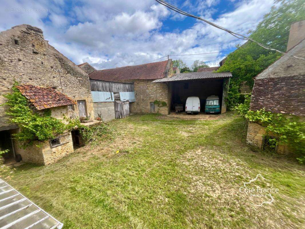 corps de ferme à rénover au coeur de la campagne bourguignonn - photo 2