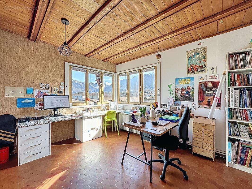 Maison à LA ROCHE-SUR-FORON