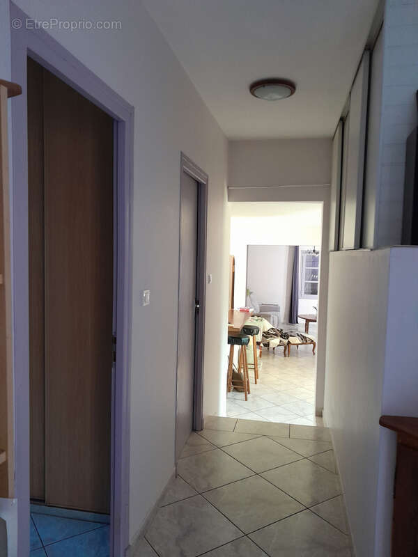 Maison de plain pied sur sous sol complet.. - photo 9