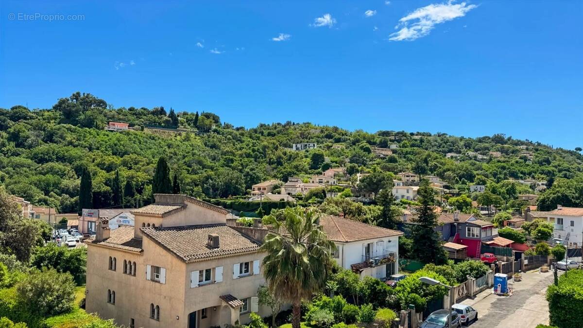 Appartement à VALLAURIS