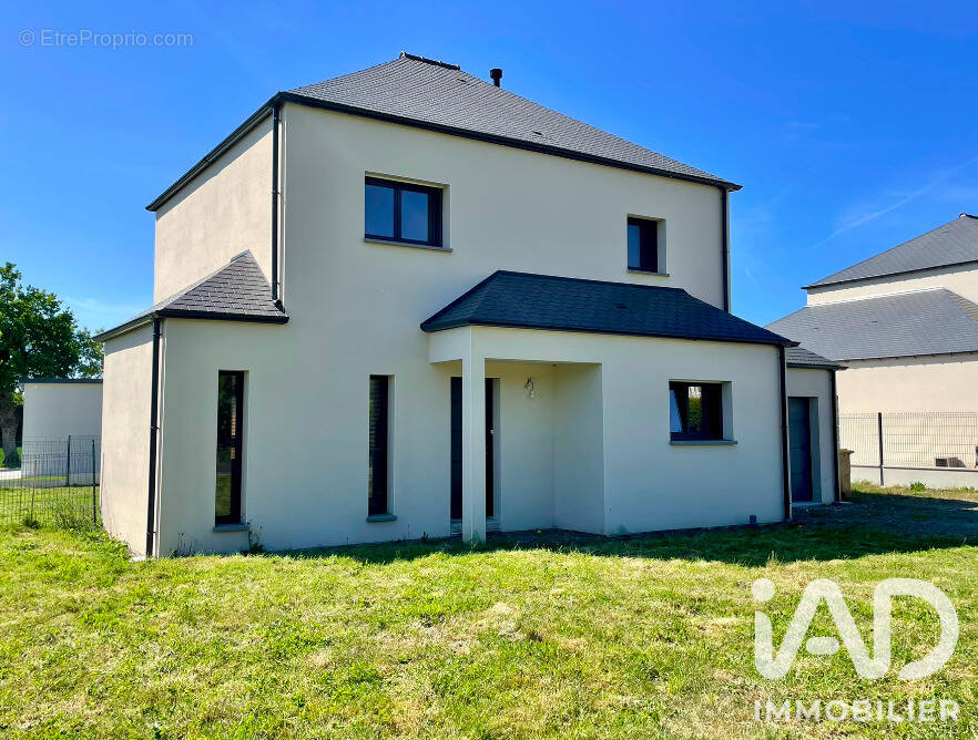 Maison 5 pièces 105 m² · à Pledeliac · 105 m² · 259 100 €