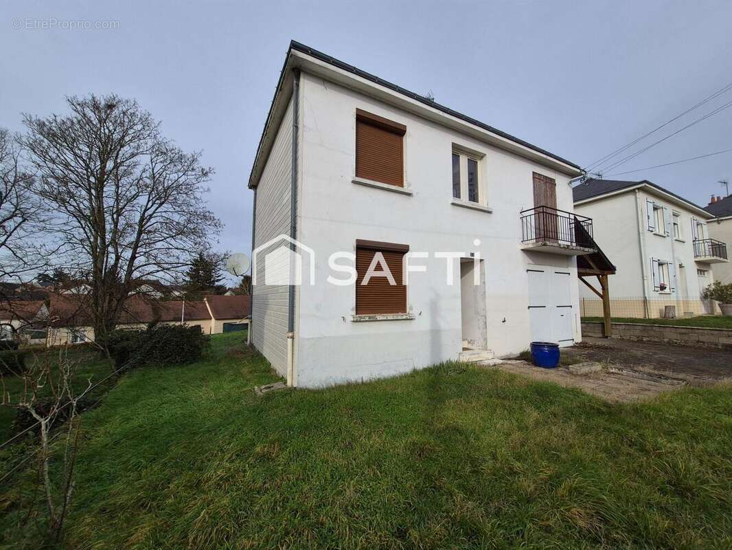 Maison 82 m² à Descartes  - photo 7
